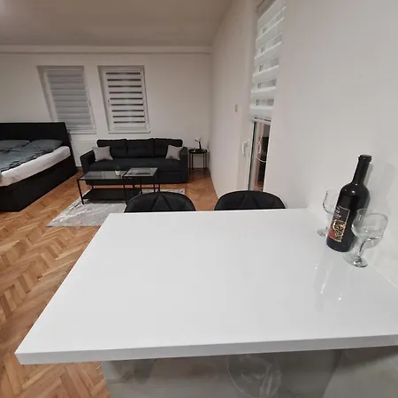 Apartment Mihajlovic *